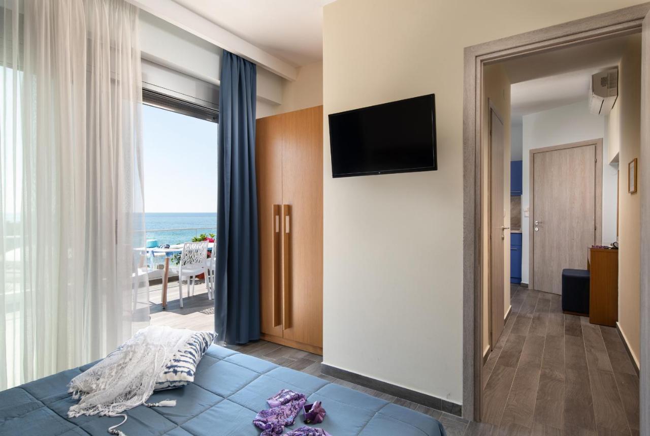 Almare Seaside Studios & Suites - Sarti Sithonia Eksteriør billede